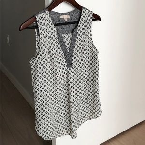 Women’s flowy printed tank - Skies are Blue size S